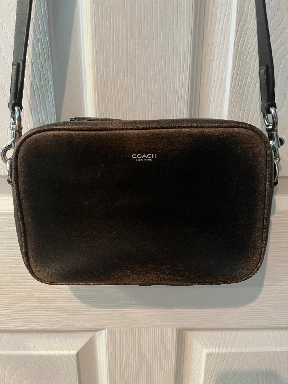 Coach radio camera bag in loved leather